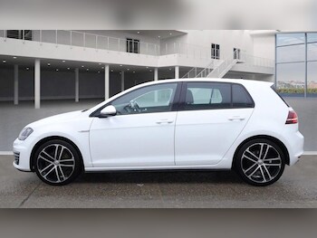 Used Volkswagen Golf 2017 for sale - 76012639: Photo