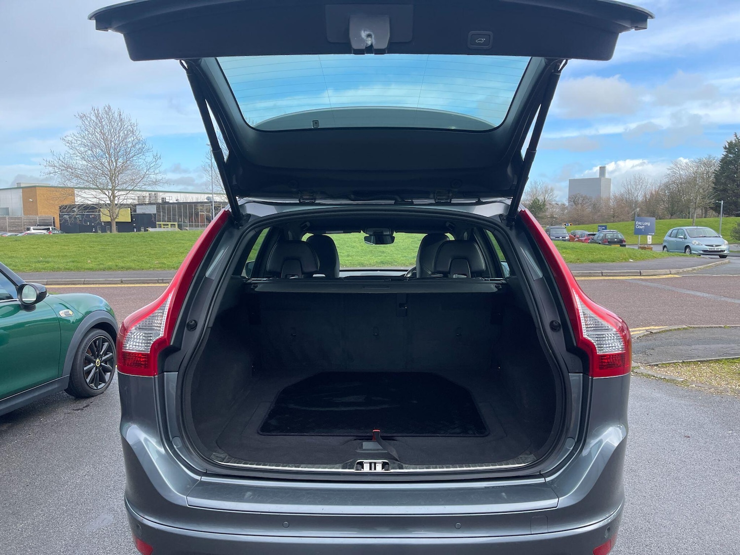 Used Volvo XC60 2017 for sale - 77440685: Photo 24