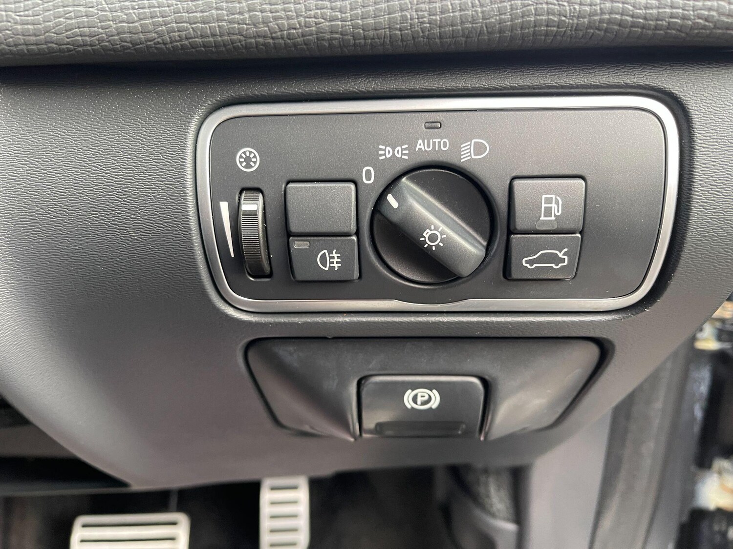 Used Volvo XC60 2017 for sale - 77440685: Photo 43