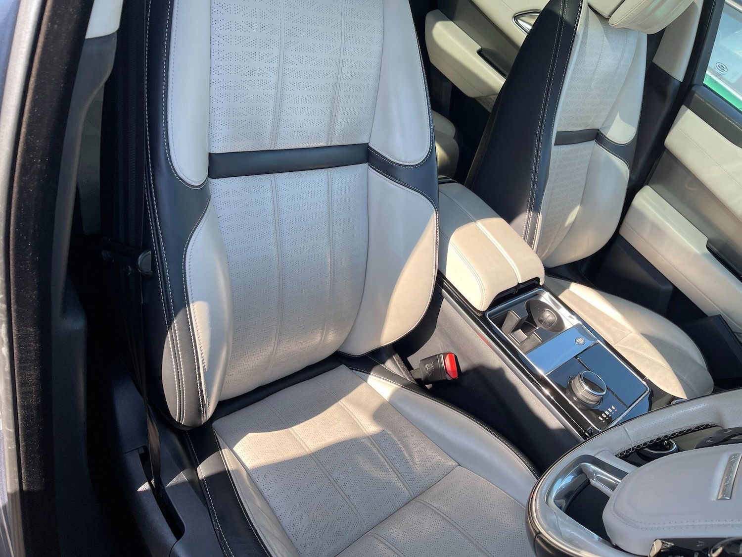 Used Land Rover Range Rover Velar 2018 for sale - 77632956: Photo 26