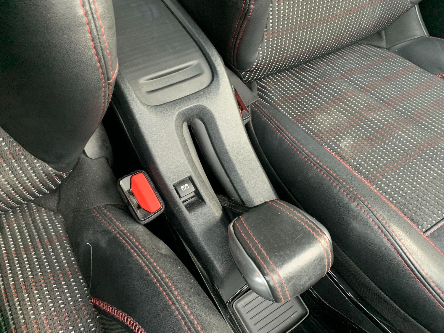 Used Peugeot 2008 2017 for sale - 76633595: Photo 26