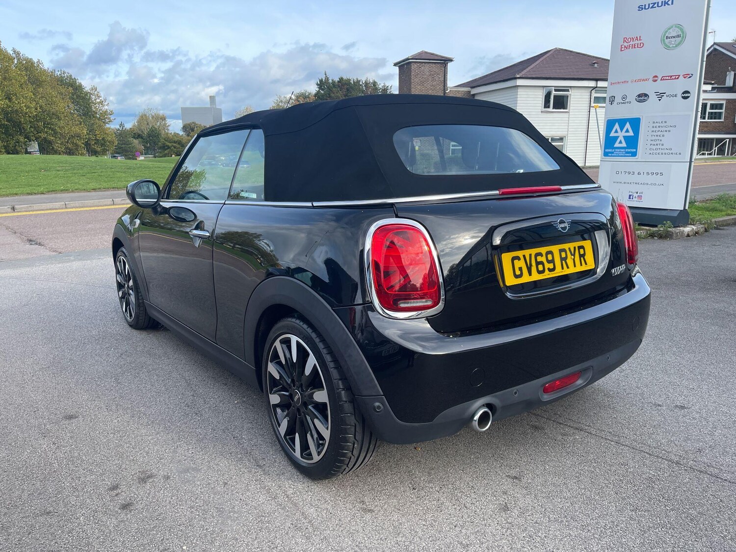 Used MINI Convertible 2019 for sale - 76094242: Photo 20