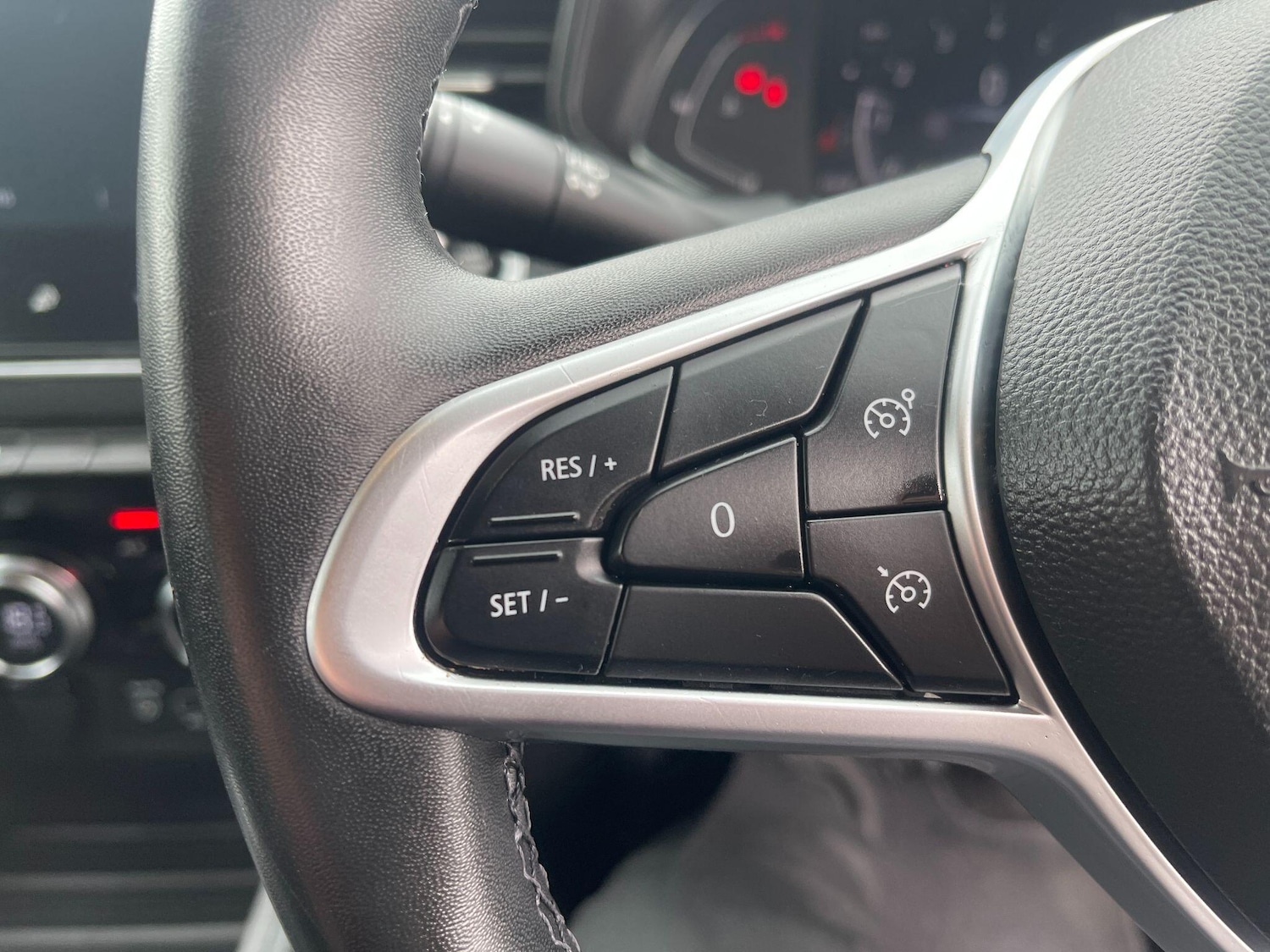 Used Renault Clio 2023 for sale - 77637552: Photo 25