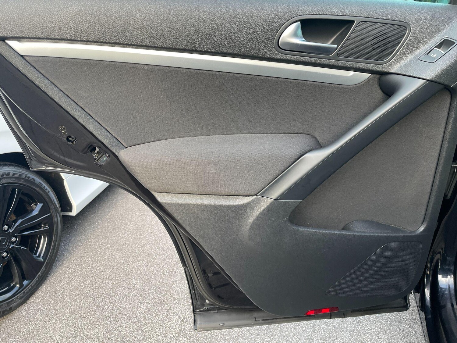 Used Volkswagen Tiguan 2015 for sale - 76408821: Photo 63