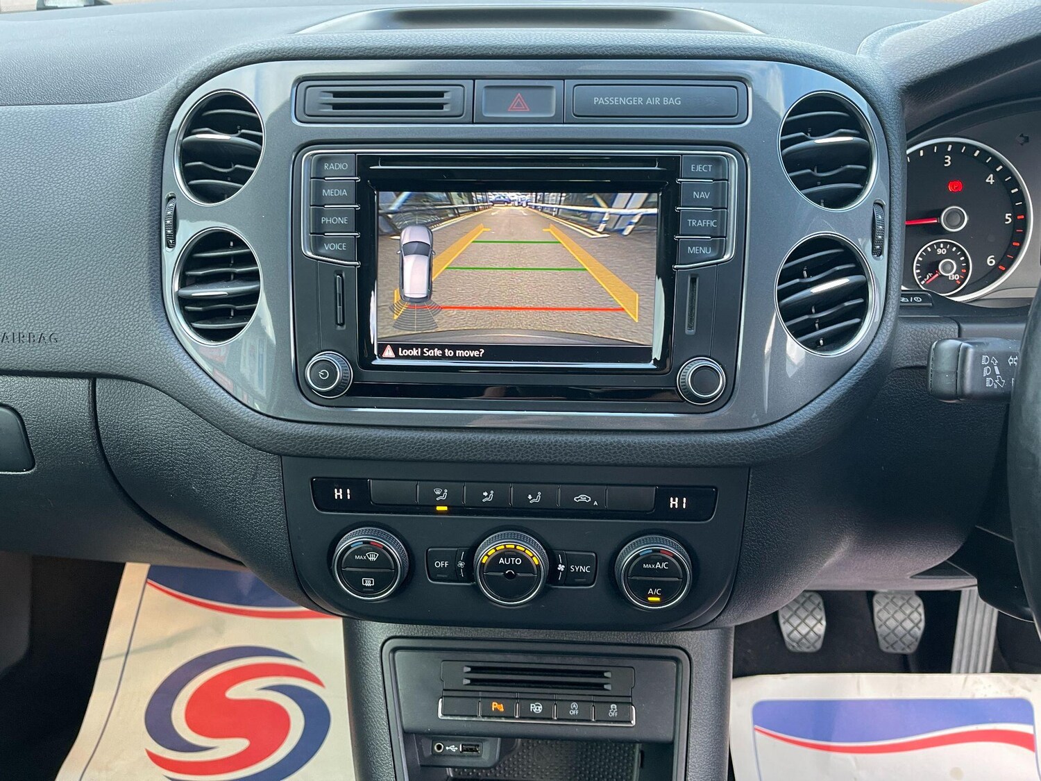 Used Volkswagen Tiguan 2015 for sale - 76408821: Photo 74