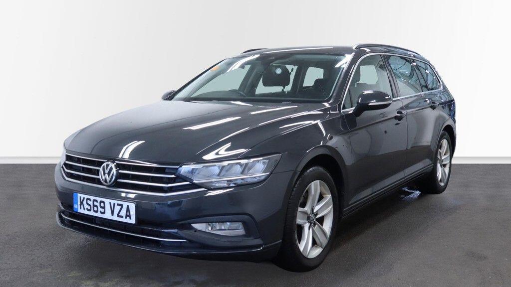 Used Volkswagen Passat 2020 for sale - 77633800: Photo 2