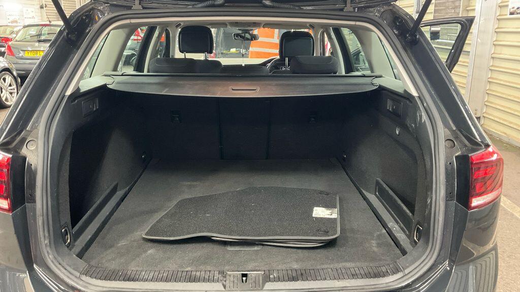 Used Volkswagen Passat 2020 for sale - 77633800: Photo 51