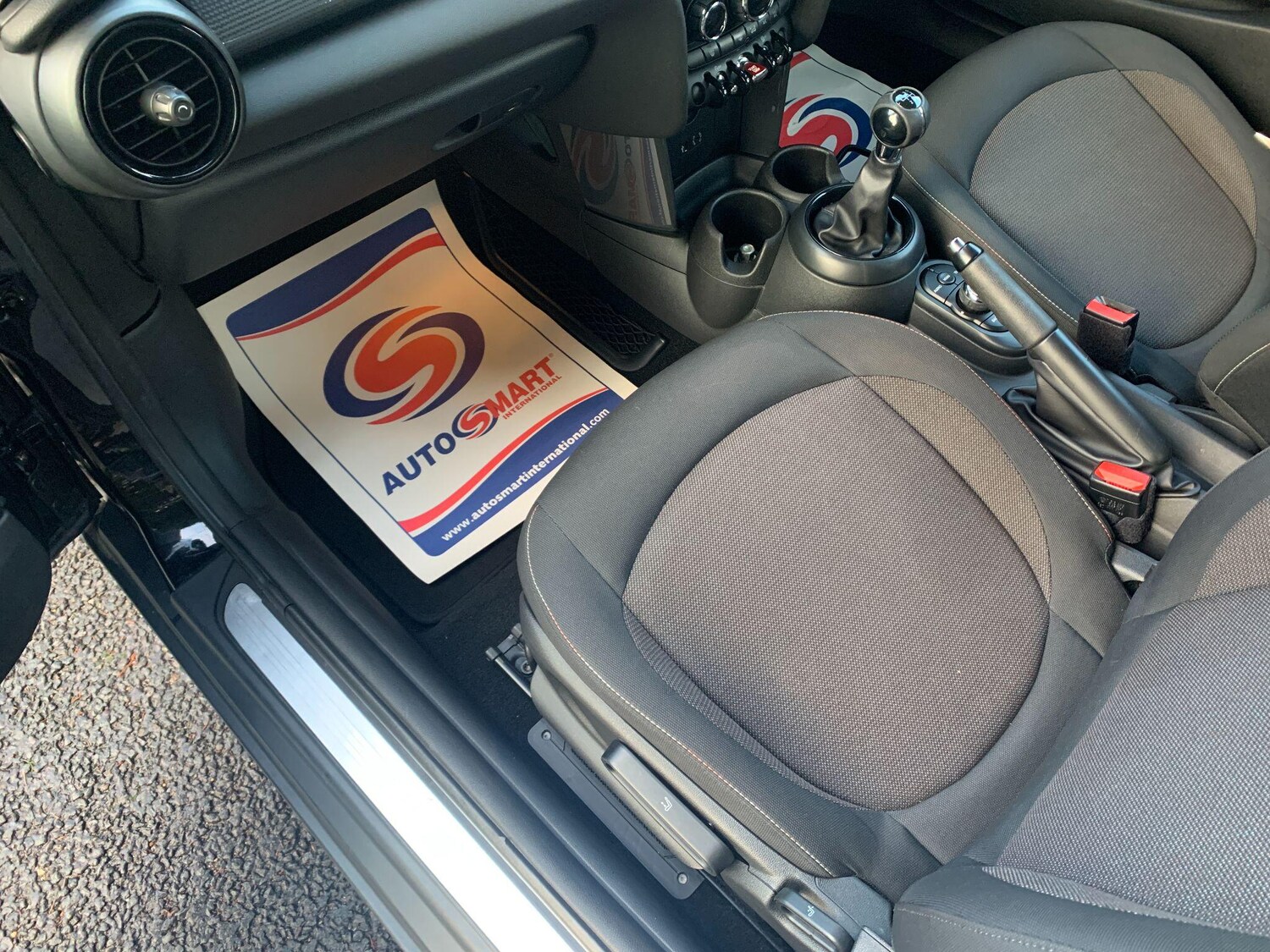 Used MINI Convertible 2016 for sale - 76269667: Photo 24