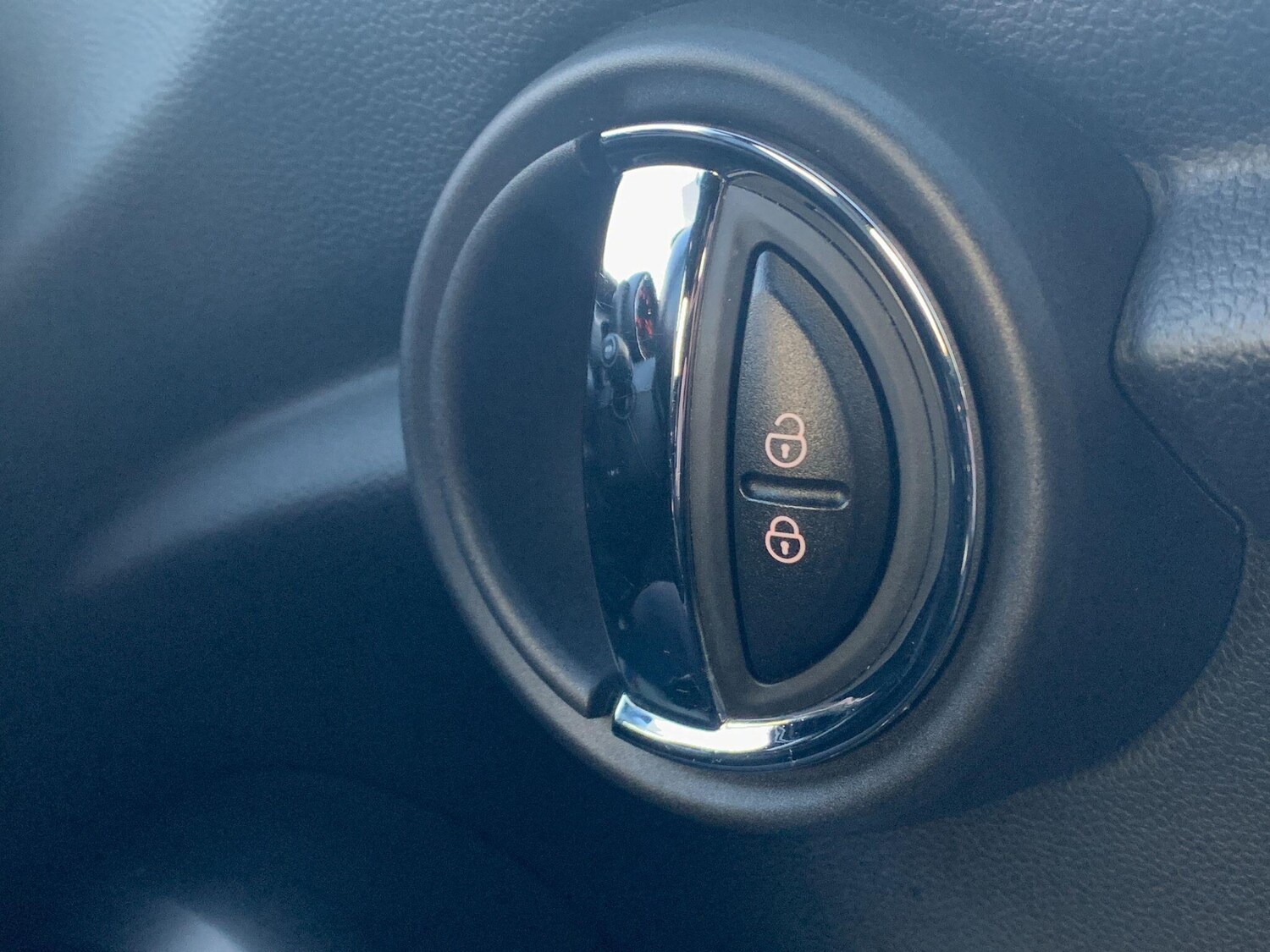 Used MINI Convertible 2016 for sale - 76269667: Photo 31