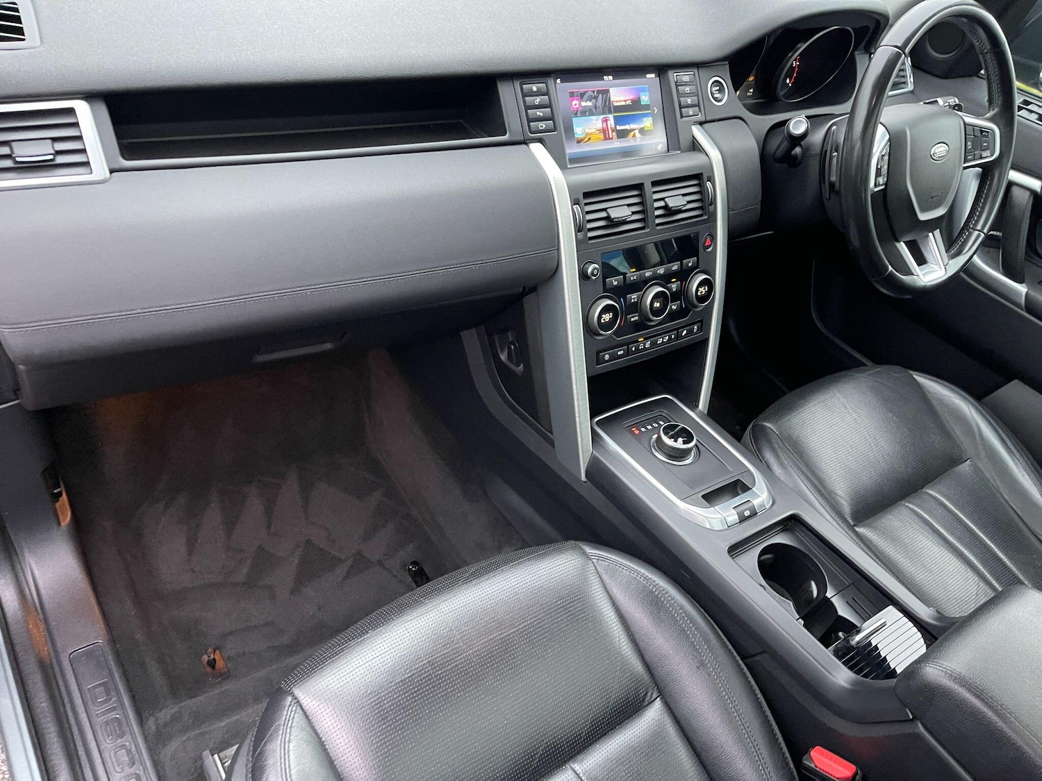 Used Land Rover Discovery Sport 2017 for sale - 76752579: Photo 10