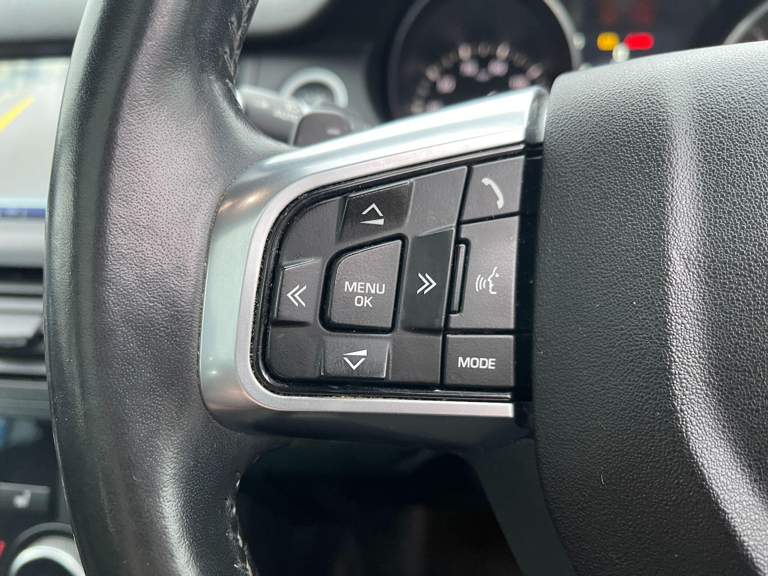 Used Land Rover Discovery Sport 2017 for sale - 76752579: Photo 16