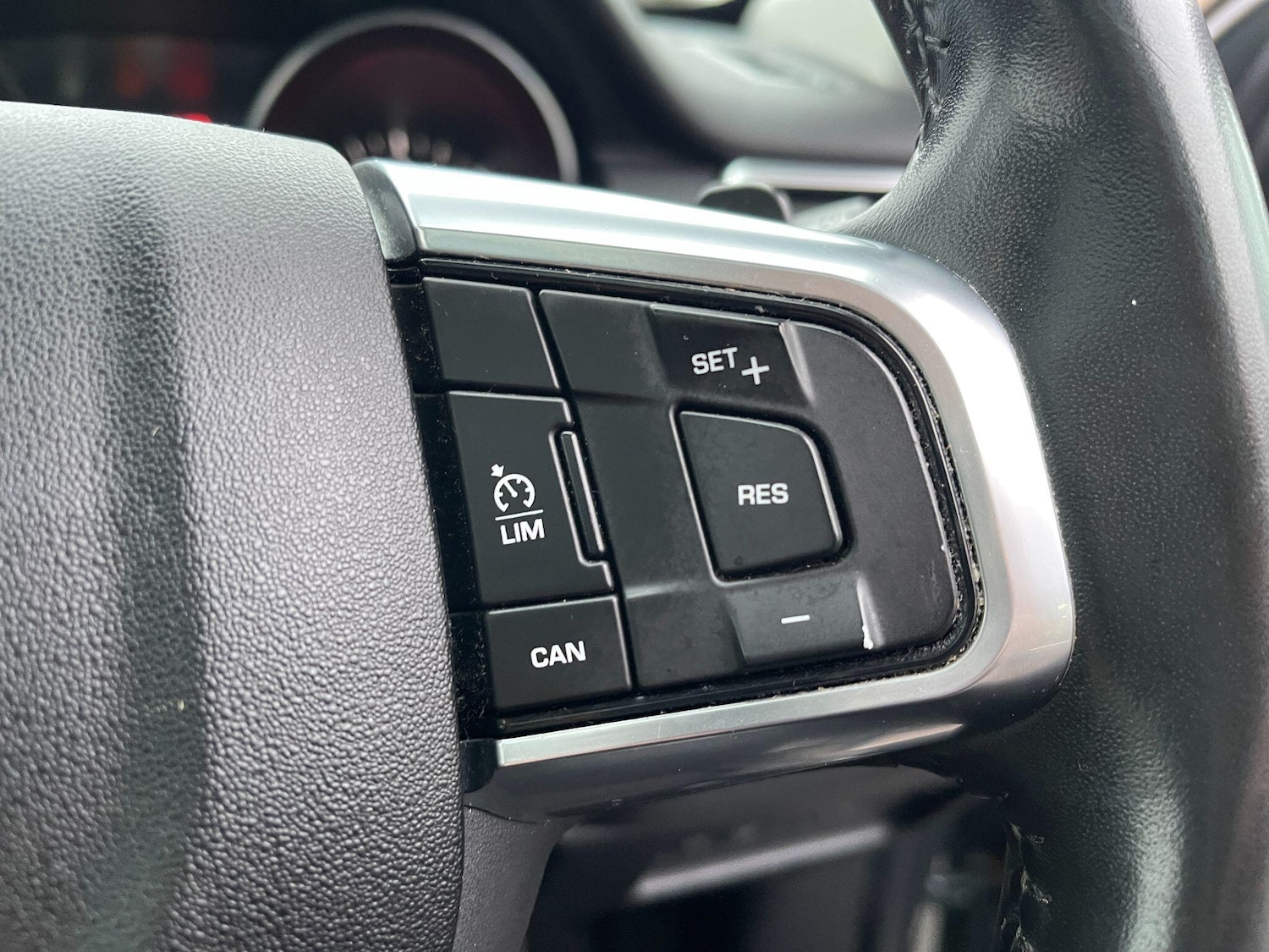 Used Land Rover Discovery Sport 2017 for sale - 76752579: Photo 17