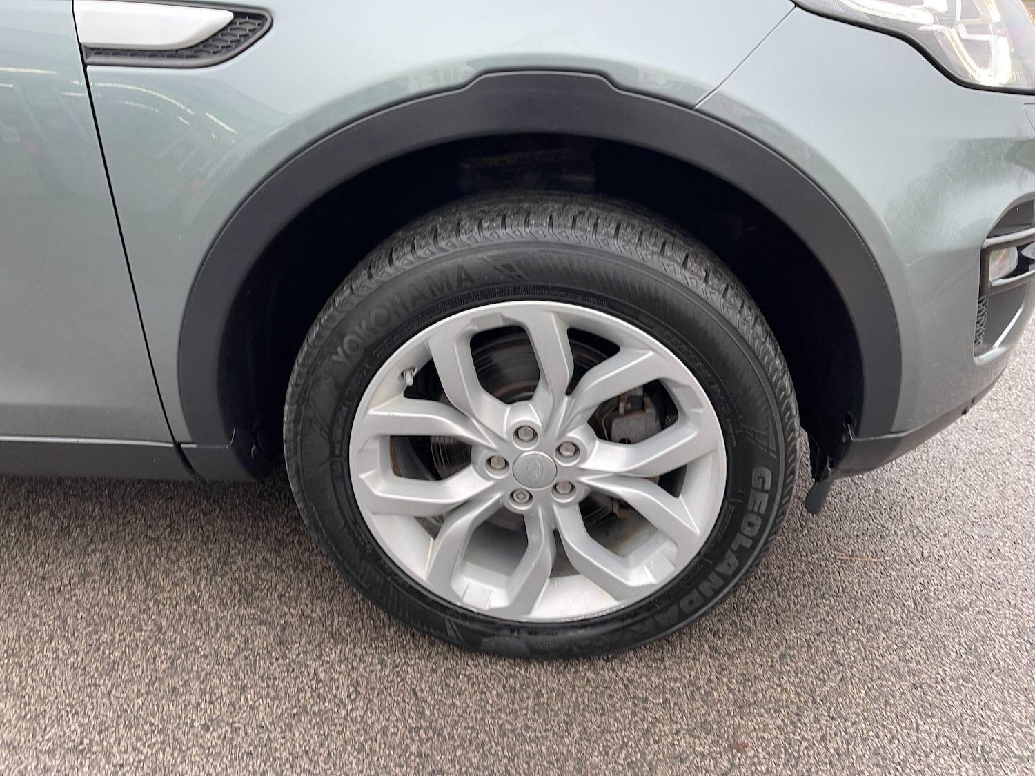 Used Land Rover Discovery Sport 2017 for sale - 76752579: Photo 24