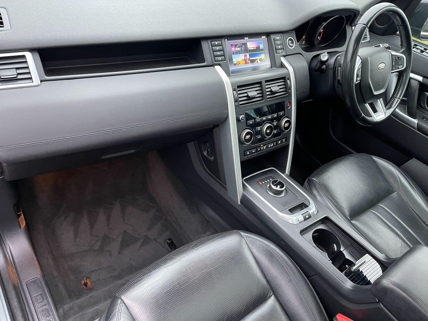 Used Land Rover Discovery Sport 2017 for sale - 76752579: Photo 9