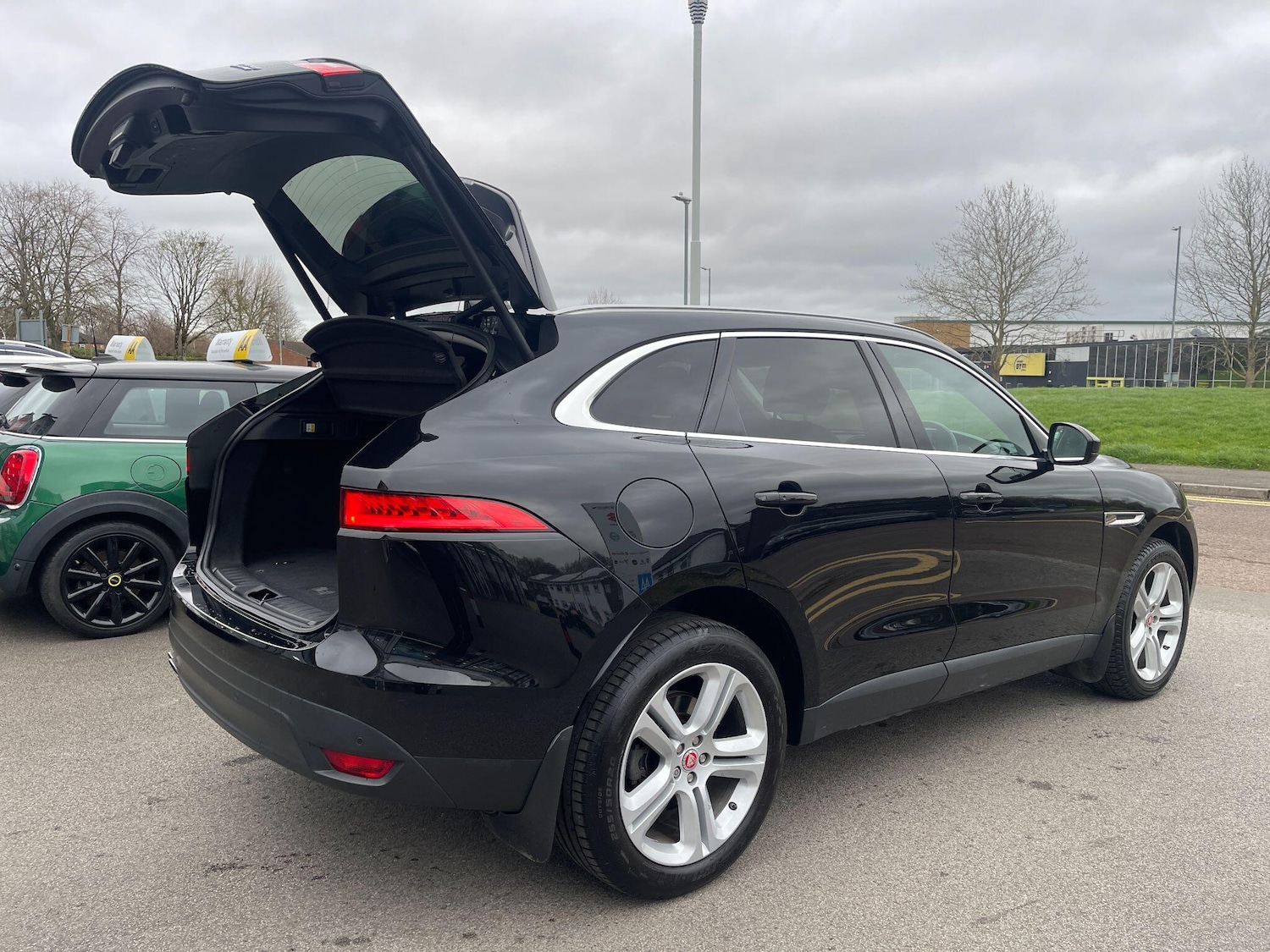 Used Jaguar F-Pace 2017 for sale - 77853670: Photo 25