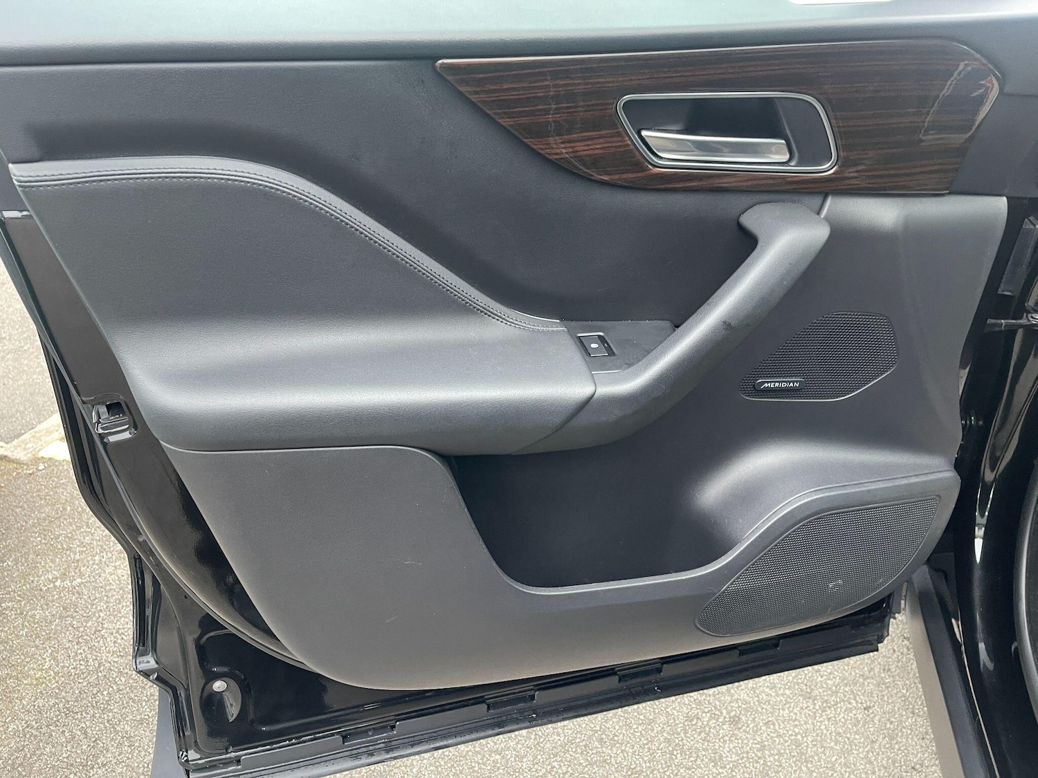 Used Jaguar F-Pace 2017 for sale - 77853670: Photo 42