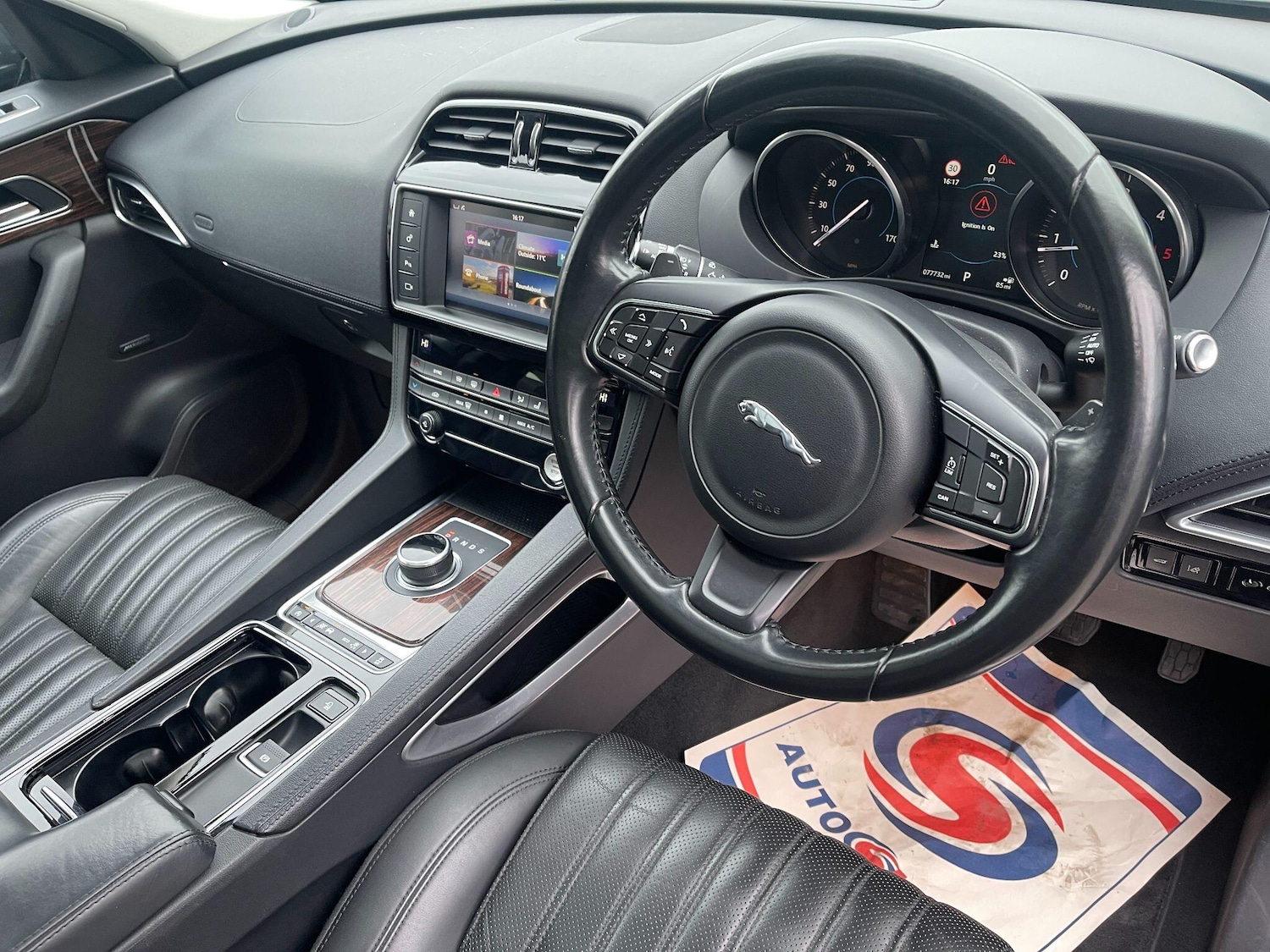 Used Jaguar F-Pace 2017 for sale - 77853670: Photo 8