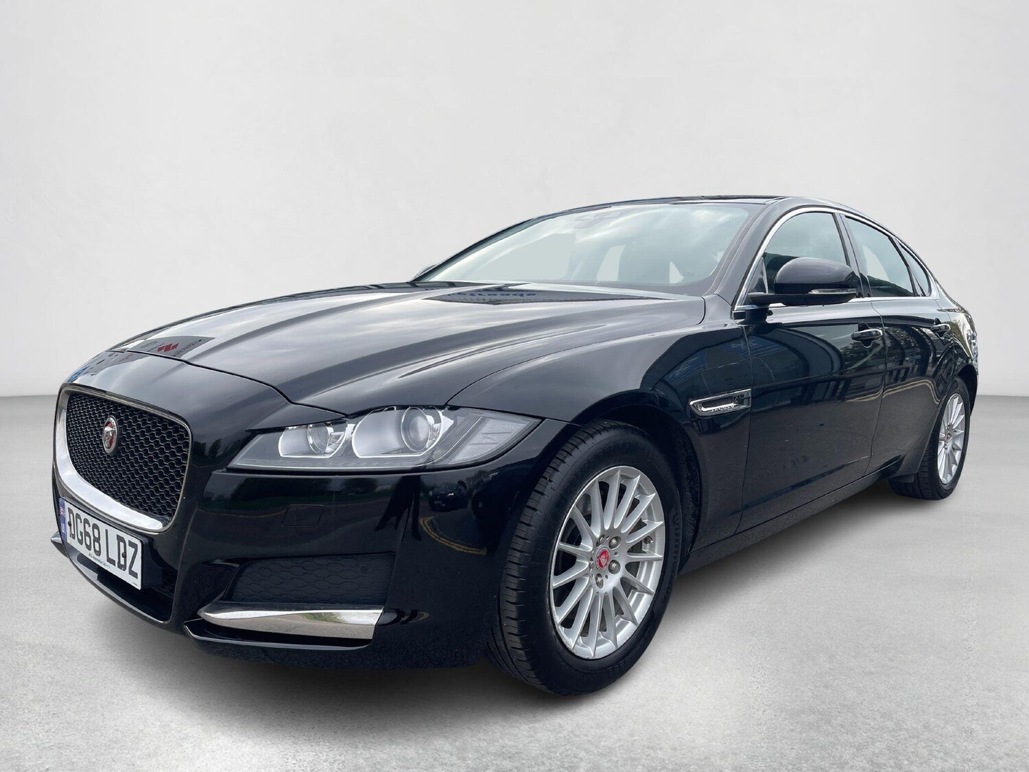 Used Jaguar XF 2018 for sale - 75781090: Photo 15