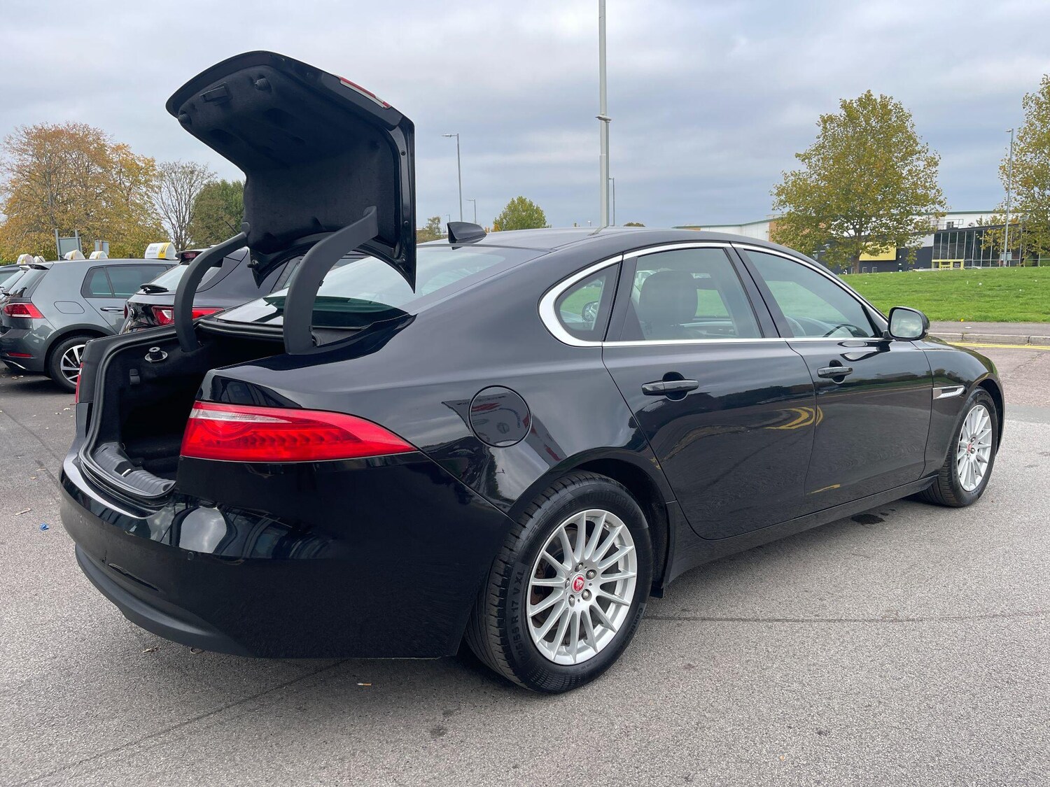 Used Jaguar XF 2018 for sale - 75781090: Photo 27