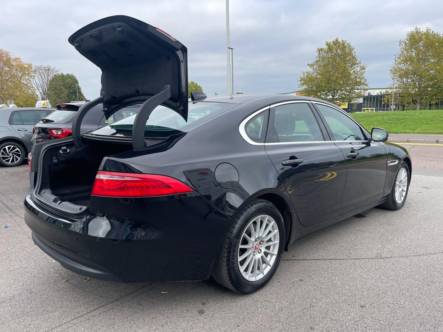 Used Jaguar XF 2018 for sale - 75781090: Photo 28
