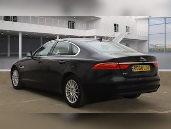 Used Jaguar XF 2018 for sale - 75781090: Photo