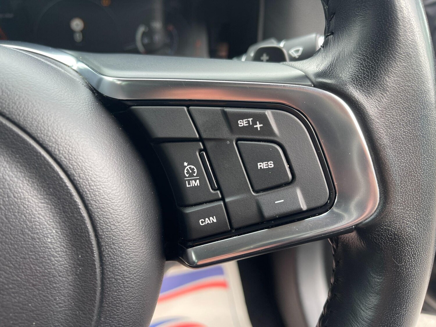 Used Jaguar XF 2018 for sale - 75781090: Photo 40