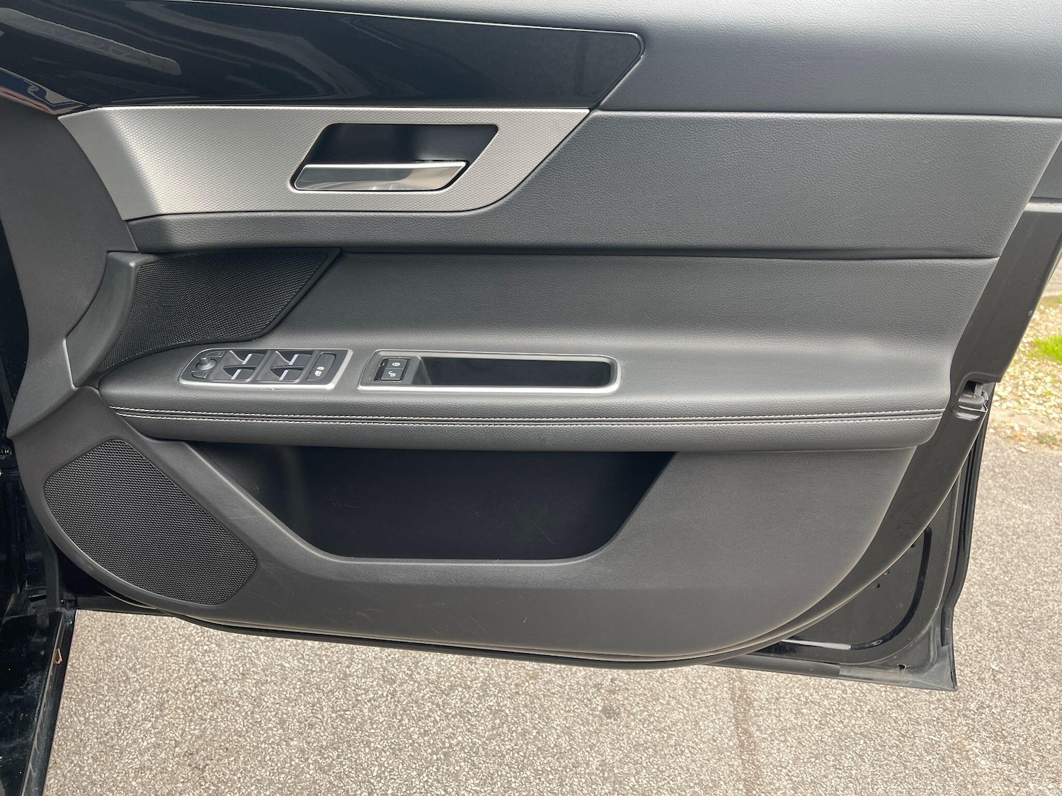 Used Jaguar XF 2018 for sale - 75781090: Photo 45