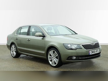 2016 (16) - 2.0 TDI CR 140 Elegance 4X4 5dr