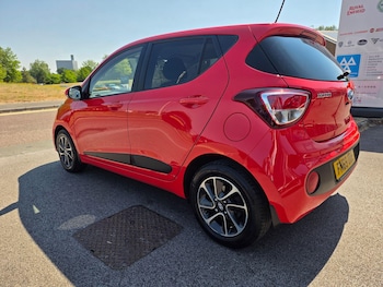 Used Hyundai i10 2019 for sale - 79168600: Photo