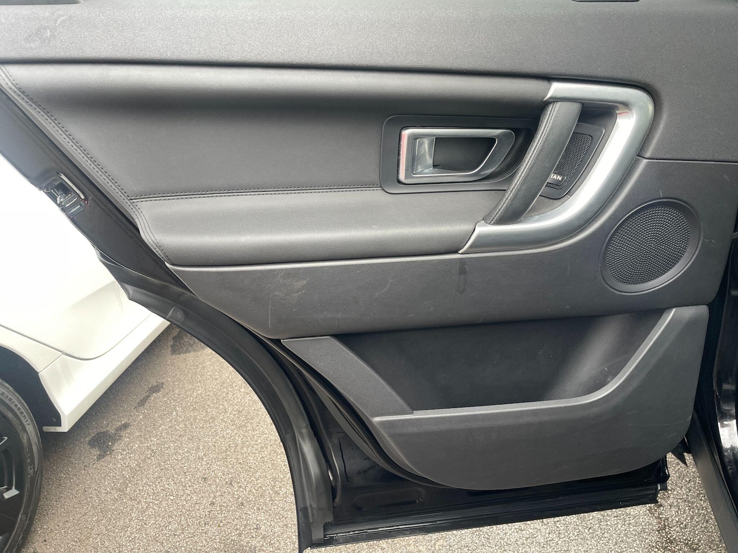 Used Land Rover Discovery Sport 2018 for sale - 76381330: Photo 23