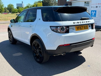 Used Land Rover Discovery Sport 2017 for sale - 79324859: Photo