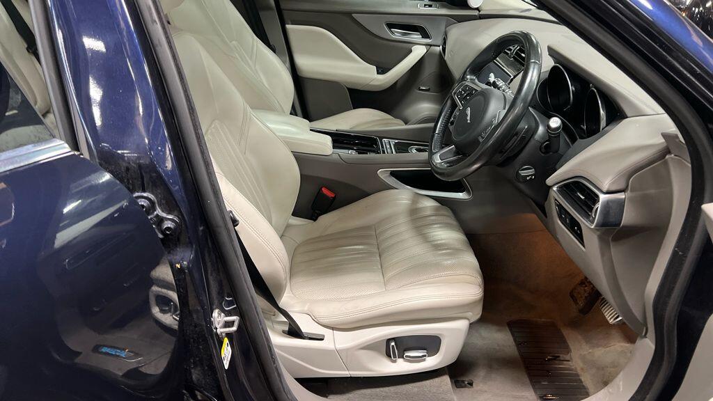 Used Jaguar F-Pace 2019 for sale - 76855679: Photo 13