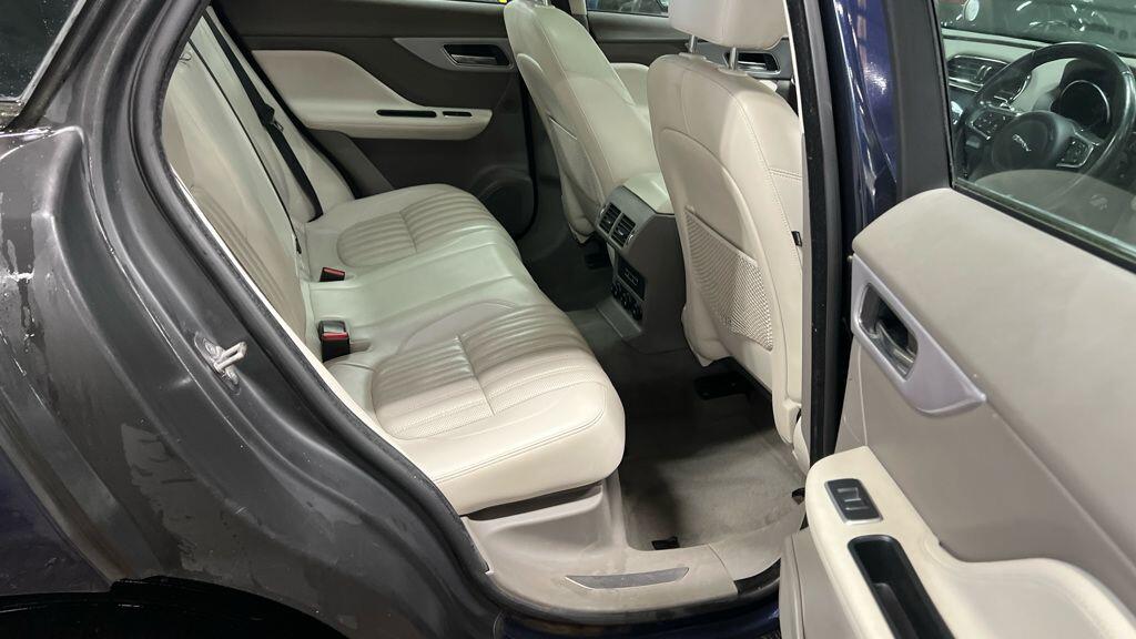 Used Jaguar F-Pace 2019 for sale - 76855679: Photo 14