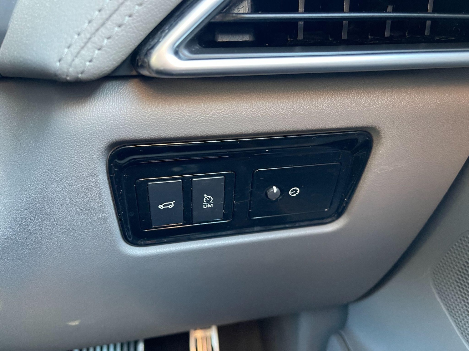 Used Jaguar F-Pace 2019 for sale - 76855679: Photo 23