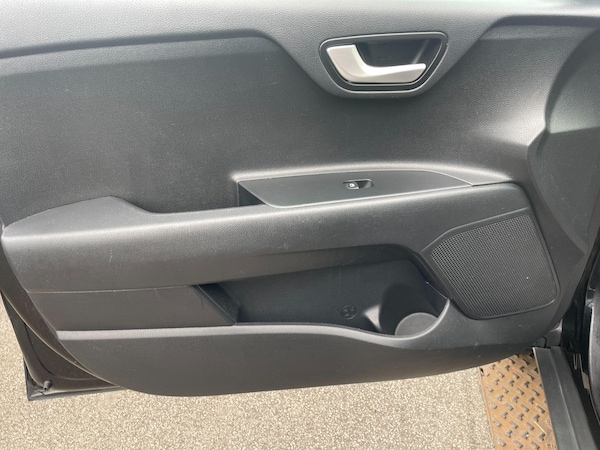 Used Kia Stonic 2019 for sale - 76179454: Photo 50