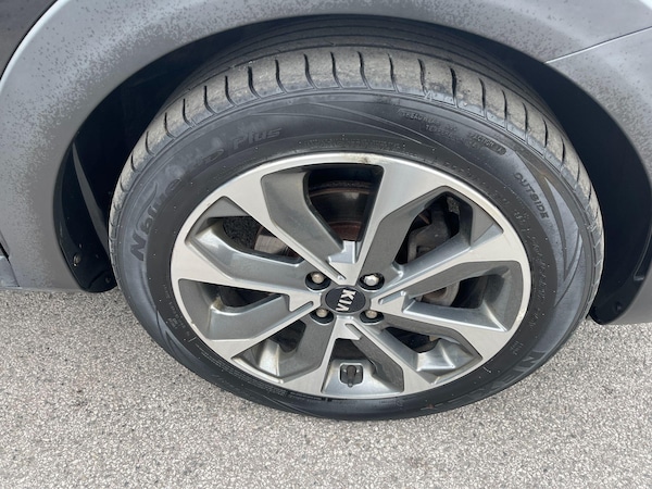 Used Kia Stonic 2019 for sale - 76179454: Photo 57