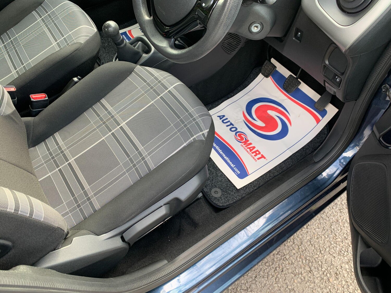 Used Peugeot 108 2016 for sale - 76215410: Photo 14