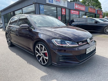 Used Volkswagen Golf 2017 for sale - 78334400: Photo