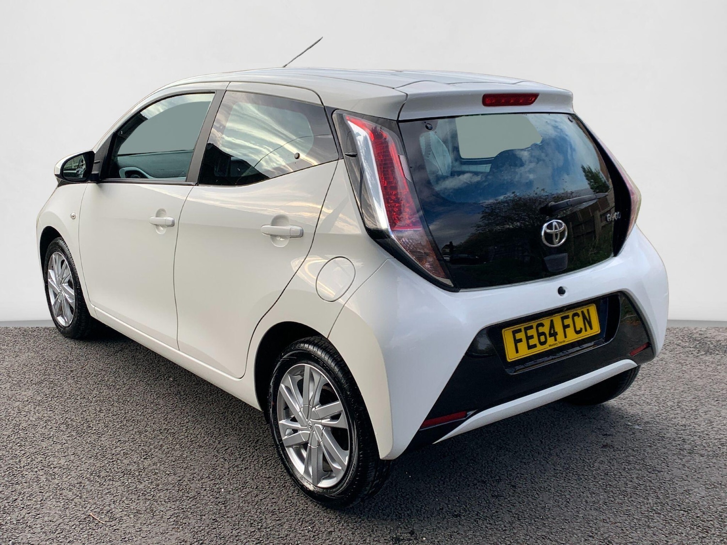 Used Toyota AYGO 2014 for sale - 76409223: Photo 4