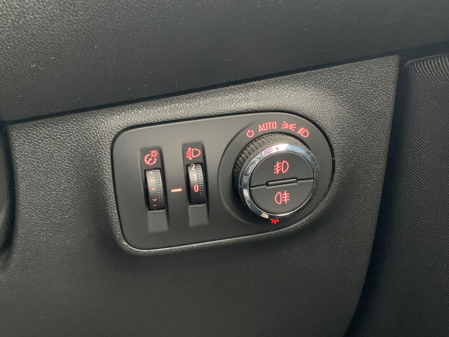 Used Vauxhall Corsa 2015 for sale - 76989719: Photo 14