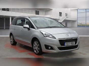 Used Peugeot 5008 2017 for sale - 76013042: Photo