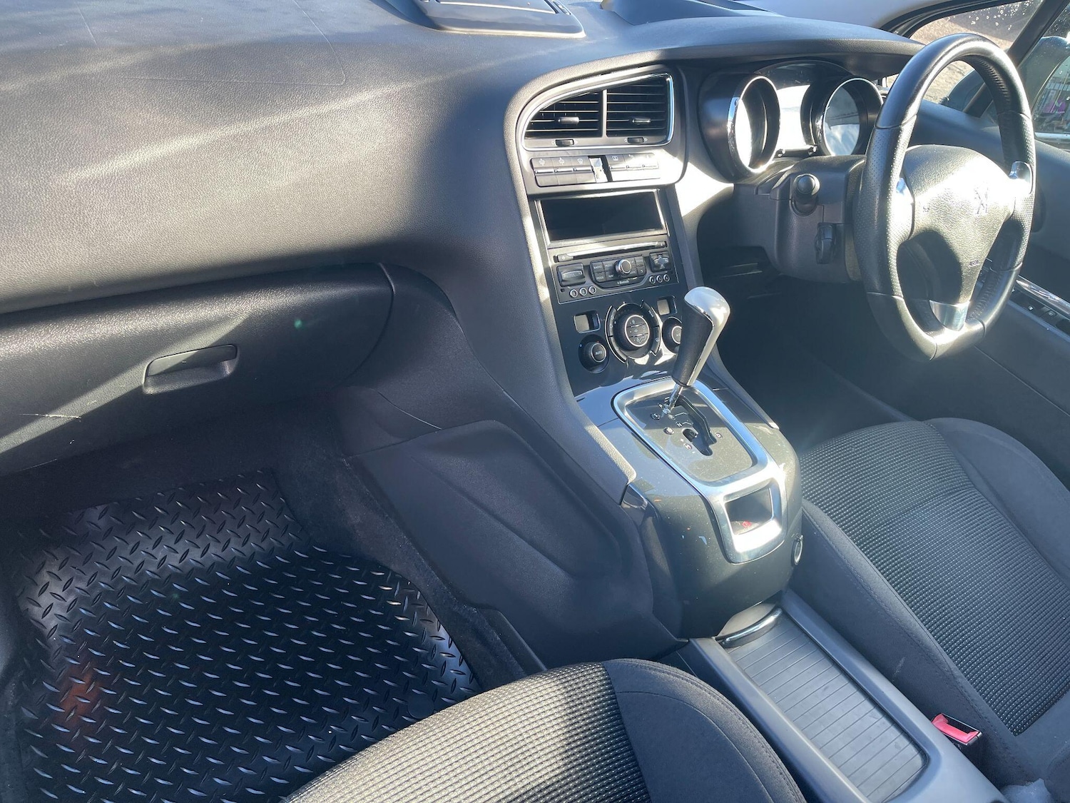 Used Peugeot 5008 2017 for sale - 76013042: Photo 33