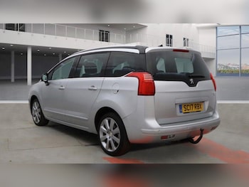 Used Peugeot 5008 2017 for sale - 76013042: Photo
