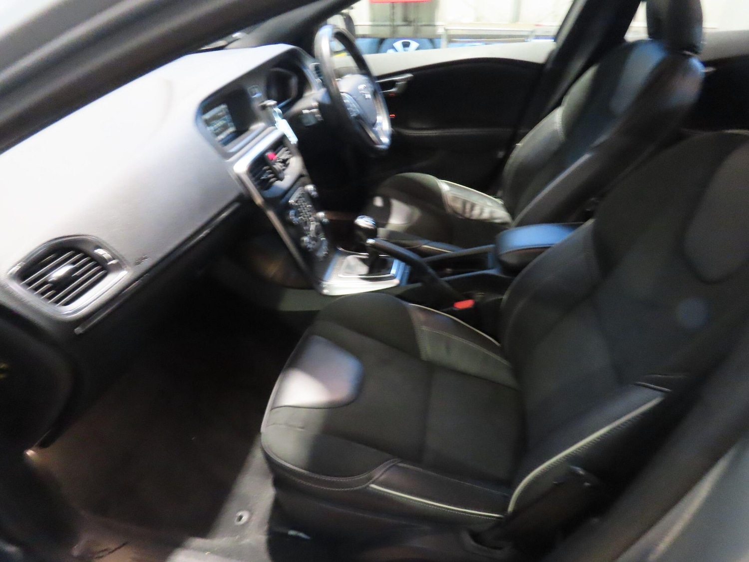 Used Volvo V40 2019 for sale - 77120654: Photo 11