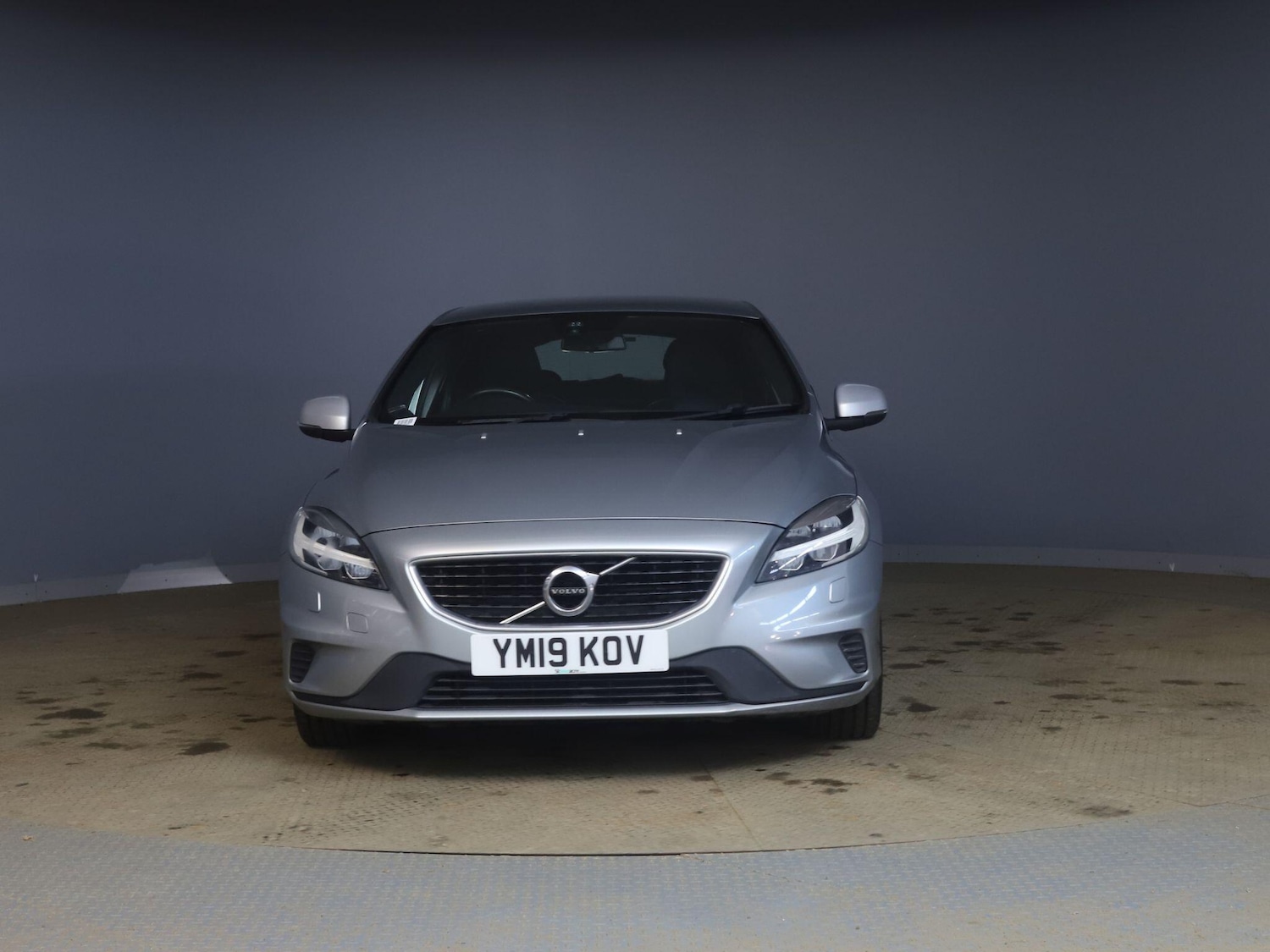 Used Volvo V40 2019 for sale - 77120654: Photo 2