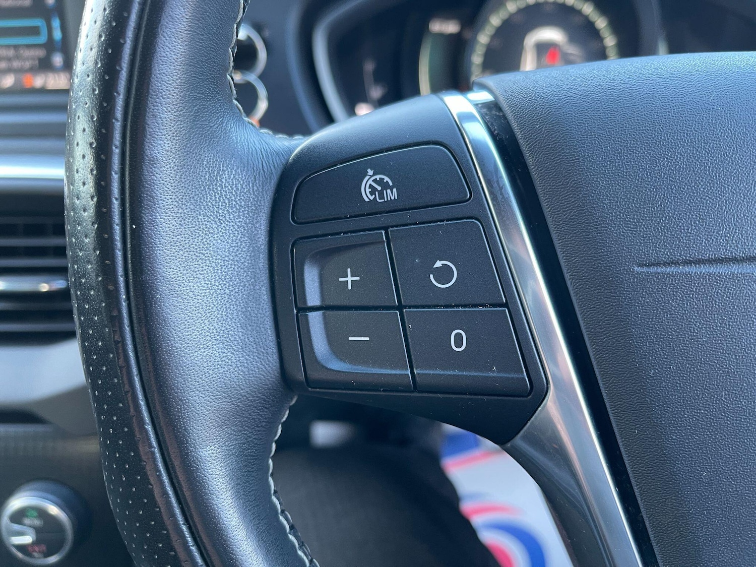 Used Volvo V40 2019 for sale - 77120654: Photo 20