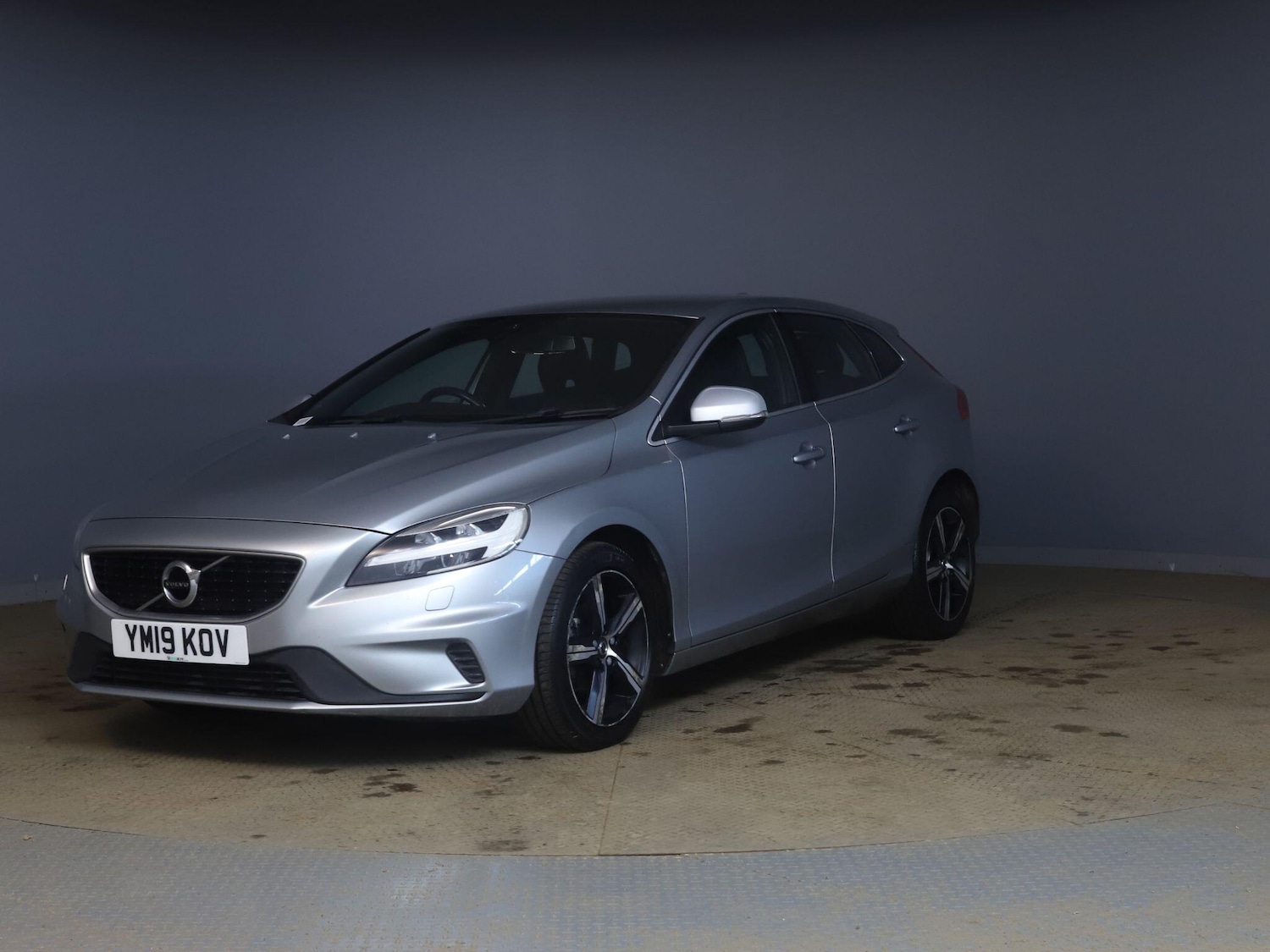 Used Volvo V40 2019 for sale - 77120654: Photo 3