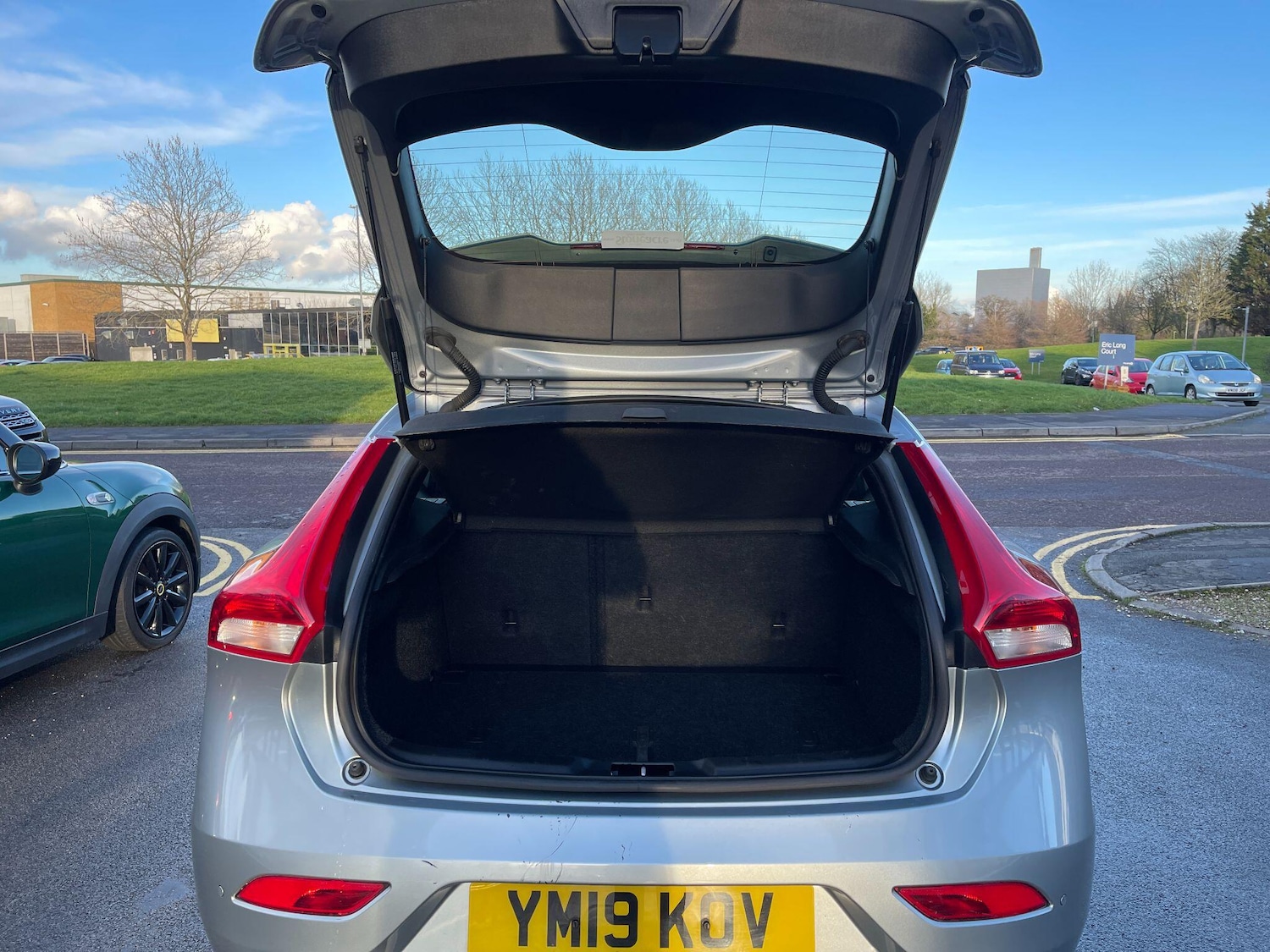 Used Volvo V40 2019 for sale - 77120654: Photo 32