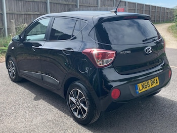 Used Hyundai i10 2018 for sale - 78461871: Photo