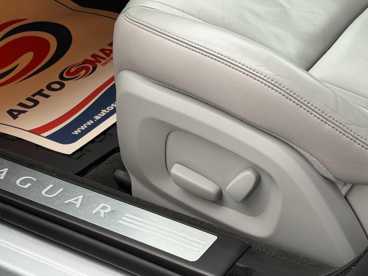 Used Jaguar XF 2013 for sale - 77523677: Photo 24